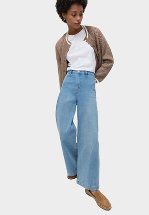 Marks & Spencer SEAMLESS WIDE LEG - Jeans a zampa - light indigo