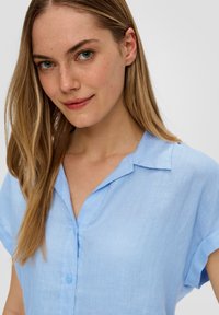 s.Oliver KURZARM - Overhemdblouse - himmelblau