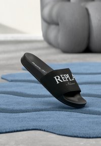 Επιλέχθηκε, black