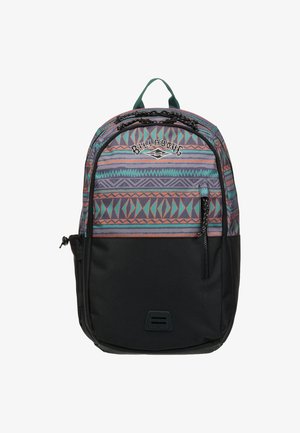 Sac à dos avec des motifs géométriques multicolores sur le dessus et un fond noir uni, doté d'une poche avant zippée et d'une boucle de transport verte.