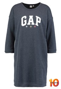 Sinine meri sweatshirt kleit ümarate kraega ja kolmeveerand varrukatega. Omab valget "GAP" kirja ja kolme värvilist tähte selle all.
