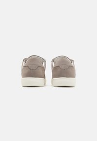 Nubikk RAY OWEN - Tenisice - taupe