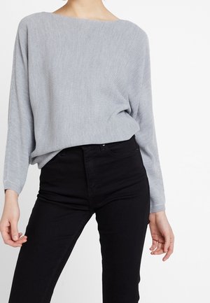 Sweter