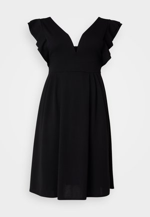 Černé šaty s výstřihem do V, volánkovými krátkými rukávy a rozšířeným siluetou. Vyrobeny z měkké látky, s jemnou texturou a zipovým detailem.