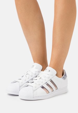 SUPERSTAR - Sneakersy niskie - footwear white/grey three