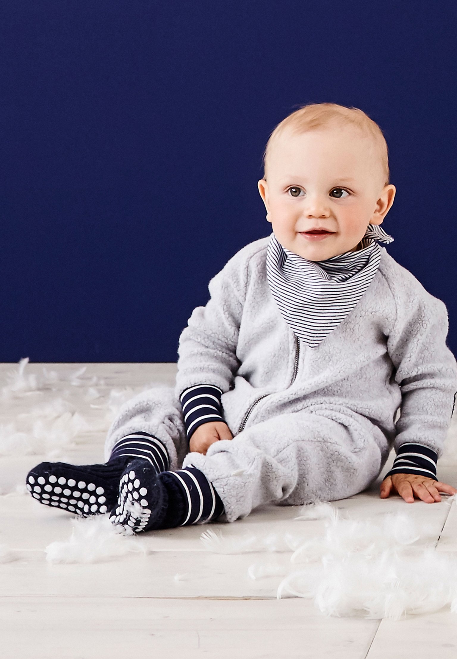 Sterntaler Jungen Fleece-Socken Marine – Wärmende Gummistiefelsocken Größe 31-32
