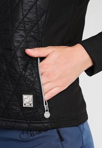 Dare 2B Chaqueta de entrenamiento - black