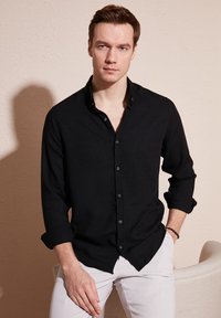 Buratti REGULAR FIT - Camisa - black