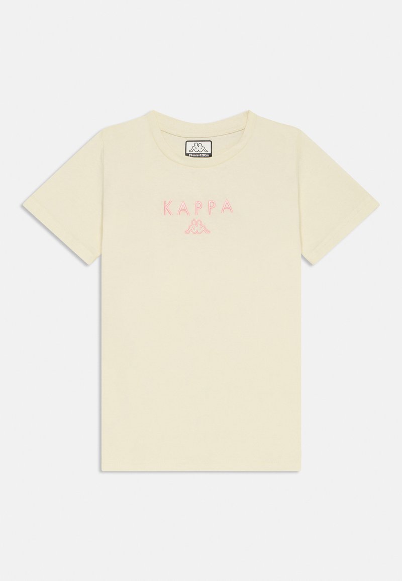 Ανοιχτό κίτρινο βαμβακερό T-shirt με κοντά μανίκια και λαιμόκοψη; διαθέτει ροζ κεντημένο κείμενο και λογότυπο "KAPPA" στο στήθος.