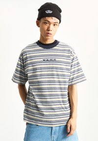 Vans CAMERON STRIPE - Camiseta estampada - white