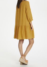 Part Two Vestido informal - mottled dark yellow