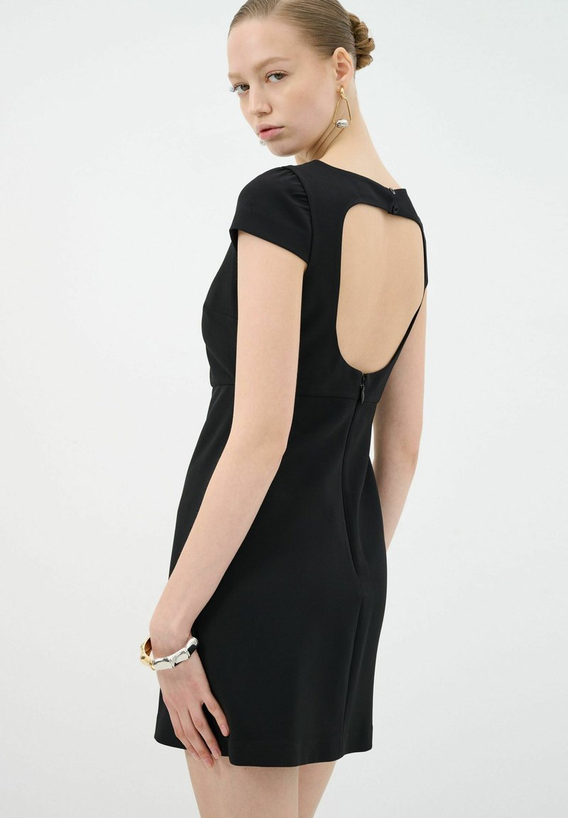 adL Shift dress - black - Zalando