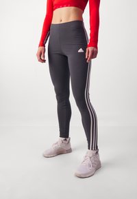 adidas Sportswear FUTURE ICONS THREE STRIPES LEGGING - Leggings - legend ivy