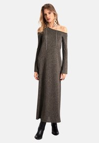 THE-ARE CON BRILLO - Vestido de punto - silver