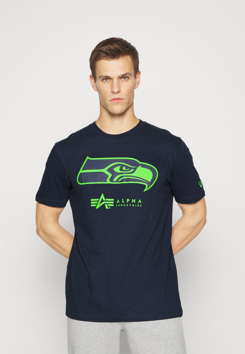 New Era NFL X ALPHA INDUSTRIES SEATTLE SEAHAWKS Sports Tshirt navy
