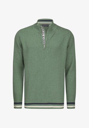 Zielony sweter z dzianiny typu pullover z kołnierzem na pół-zamek. Posiada teksturowany wzór oraz pasek w kolorze granatowym i kremowym na kołnierzu i dołach.