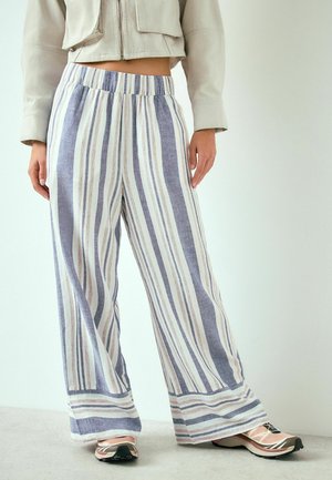 REGULAR FIT -  BLEND WIDE LEG  - Bukser - blue white red stripe
