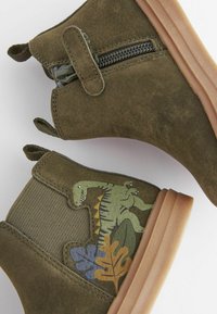 Next CHELSEA BOOTS WITH ZIP FASTENING WIDE FIT G - Batukai kūdikiams - khaki green dino