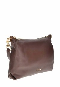 Borsa a tracolla in pelle marrone con superficie texturizzata. Presenta una cerniera dorata, una tracolla staccabile e un logo impresso sul davanti.