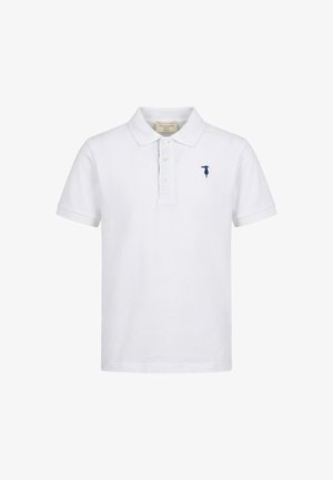 Polo bianca a maniche corte con tre bottoni e un piccolo logo blu sul lato sinistro del petto.