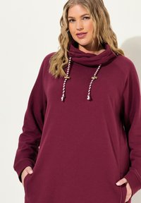 Ulla Popken LANGARM TASCHEN - Vapaa-ajan mekko - dark berry