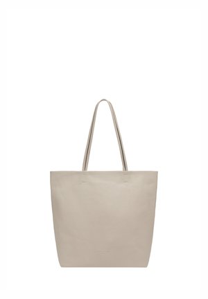 Sac cabas en cuir beige avec de longues anses doubles et un design lisse et minimaliste sur fond blanc.