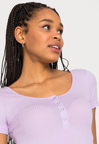 Pieces PCKITTE - T-shirt básica - lavendula