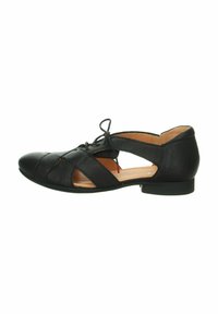Chaussure en cuir noir avec un bout arrondi, des découpes et des détails entrecroisés complexes. Présente un petit talon et une fermeture à lacets.