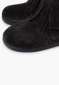 Pisamonas - Obuwie do nauki chodzenia