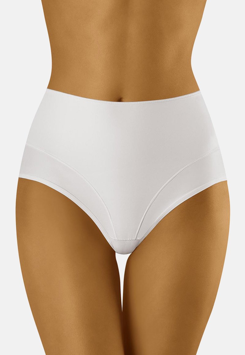 Hochgeschnittene weiße Slips aus glattem Stoff mit nahtlosem Design und dezenten Nähdetails entlang des Bundes und der Beinausschnitte.