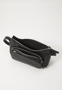 Thumbnail Image 4