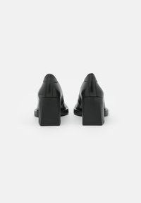 Vagabond Scarpe con plateau - black