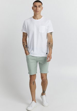 Blend BHDENIMSHORTS REGULAR FIT - Denim shorts - jadeite