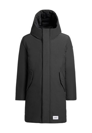 Cappotto lungo nero realizzato in tessuto morbido con cappuccio, dotato di due tasche anteriori, taglio dritto e un piccolo etichetta del marchio nella parte inferiore.