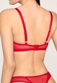 Poupée Marilyn YVONNE  czerwony