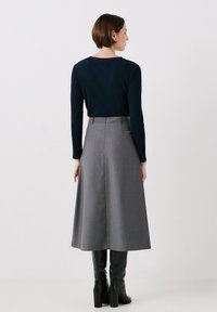 Caroll ROCK JASPER - Falda acampanada - gris fonce