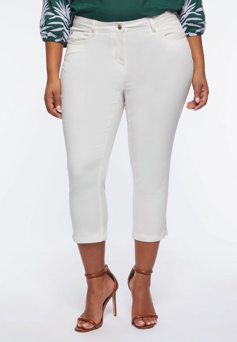 Fiorella Rubino - Vaqueros Skinny With Botones En La Ferior Part