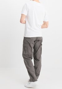 Carhartt WIP Cargohose - grey