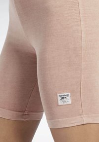 Reebok Classic Šortky - red