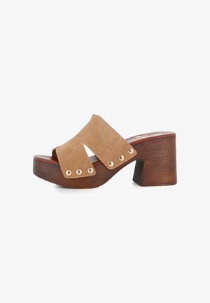 Blogger, ZUECOS DE TACÓN - Zuecos - camel
