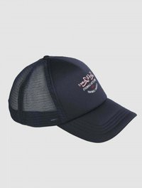 Cappellino da baseball blu navy con fronte rigido, retro in rete, visiera curva e testo ricamato in rosso. Presenta dettagli di cucitura sulla visiera.