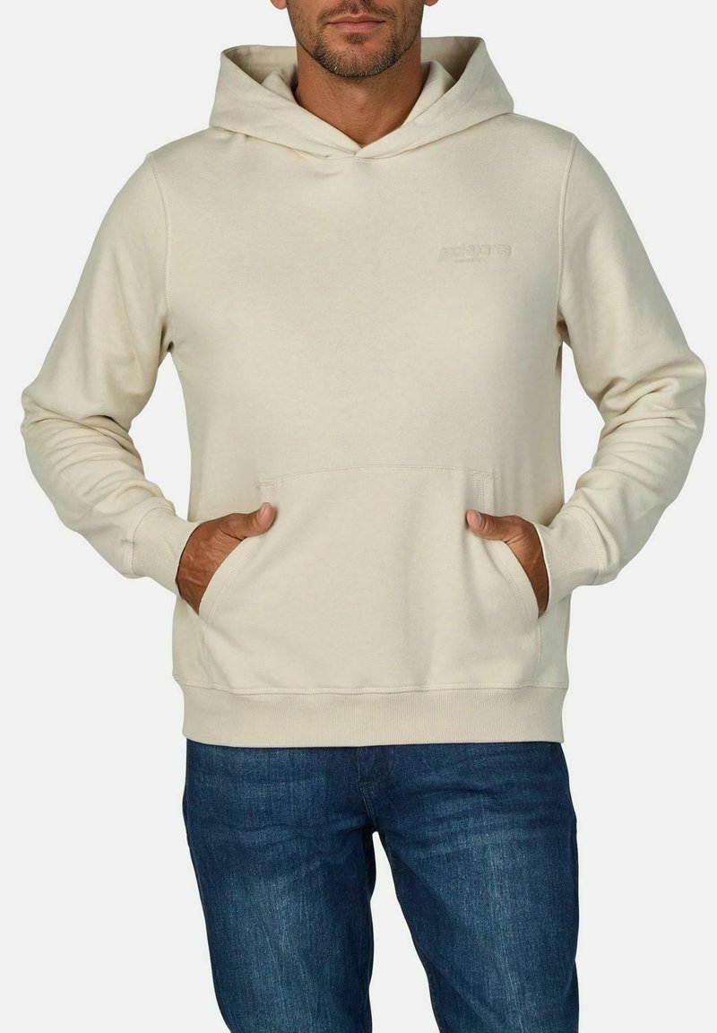 Beige Kapuzenpullover mit Kängurutasche, langen Ärmeln und gerippten Bündchen und Saum. Mit einem dezenten Logo auf der Brust.