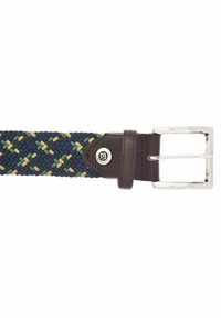 Ceinture en tissu tressé bleu marine, vert et beige avec extrémité en cuir marron foncé et boucle en métal argenté.