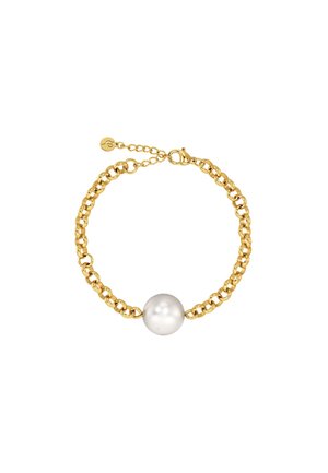 Kultainen ketjupantu, jossa on näyttävä valkoinen helmi. Ketjussa on suuret lenkit ja lobsterlukko, ja se on säädettävissä pituudeltaan.