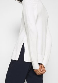 GAP Sweter