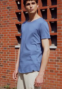 Lee SHAPED TEE - T-shirt básica - marine