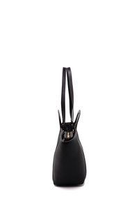 Borsa tote in pelle nera con texture liscia, forma allungata, doppio manico e una chiusura in tono oro nella parte superiore. Design minimalista.