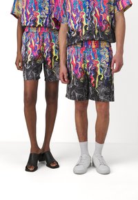 Carlo Colucci UNISEX - Shorts - rot
