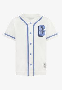 Jersey de béisbol de manga corta blanca con ribete azul, botones a presión y parche del logotipo "Converse" con una estrella. Textura de tela suave, diseño casual.