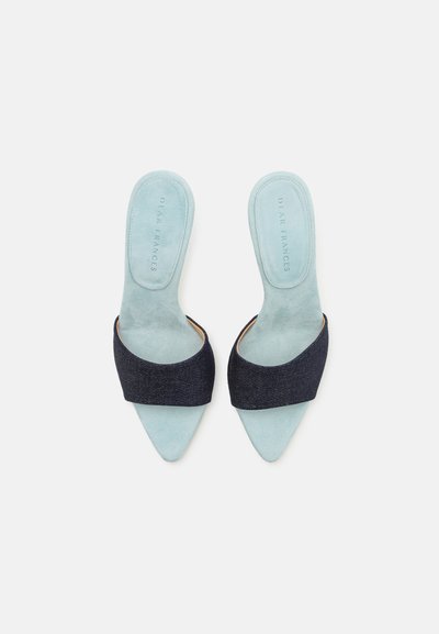 DEAR FRANCES LILIO - Kontsaga tagant lahtised kingad - denim